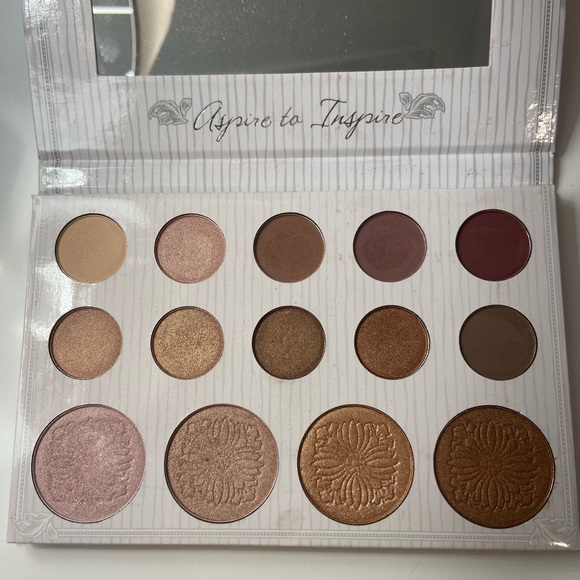 BH Cosmetics Highlighter Palette - Picture 2 of 2